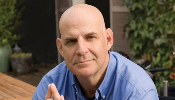 imagem do escritor Harlan Coben