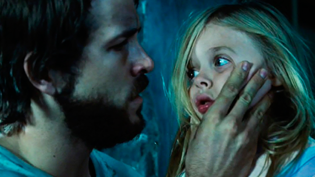 Ryan Reynolds e Chloe Moretz em Horror em Amityville